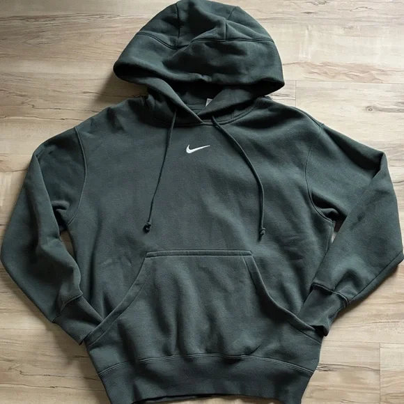 Nike women’s oversized hoodie - Picture 2 of 2